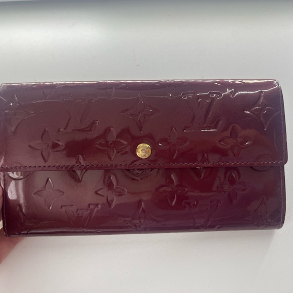 Louis Vuitton Vernis Sarah Wallet Magenta - Picture 1 of 7